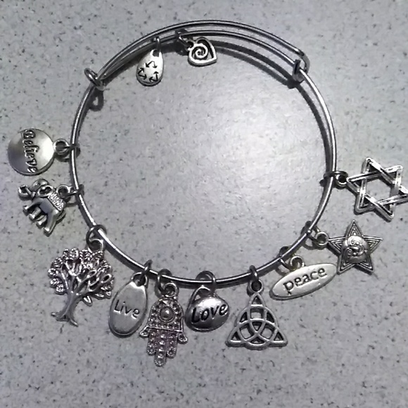 SOLD      Health signs charm bracelet " - Picture 1 of 1